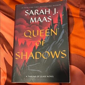 Queen of Shadows Paperback Book - Red/Black